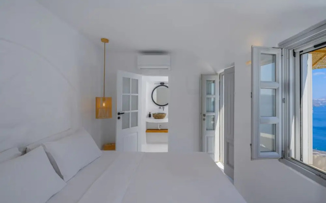 Nano Oia Canaves