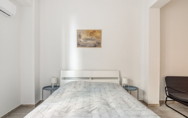 Gorgeous Apartment in Ragusa With Balcony