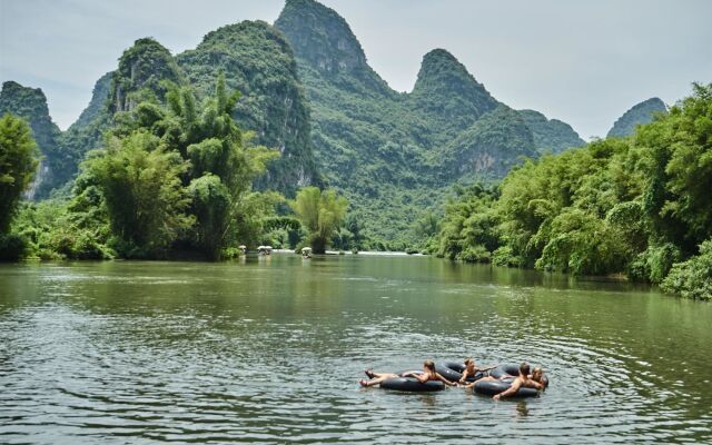 Yangshuo Mountain Retreat