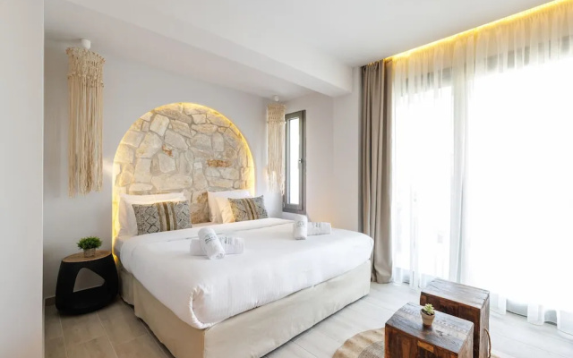 Amalthia Luxury Suites