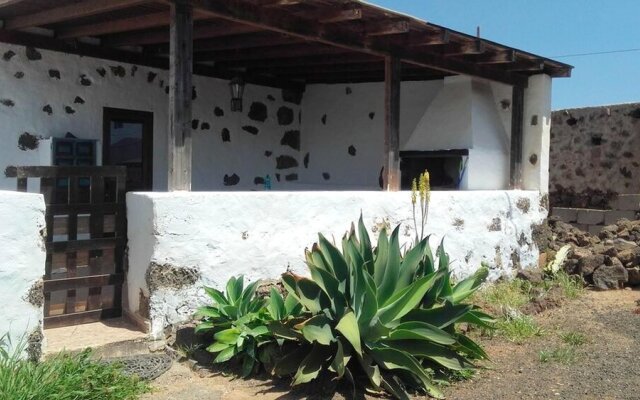 House With one Bedroom in La Oliva, With Wonderful Mountain View and W