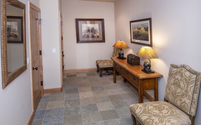 40 Goshawk 5 Bedroom Home by RedAwning