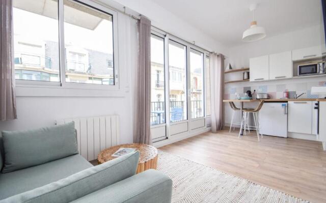 Appartement cosy 2 pers vue mer balcon hyper centre Dinard