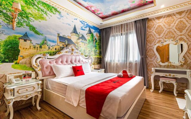 RedDoorz Premium @ Cao Thang Street