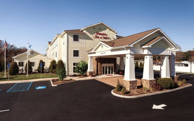 Hampton Inn & Suites Mystic