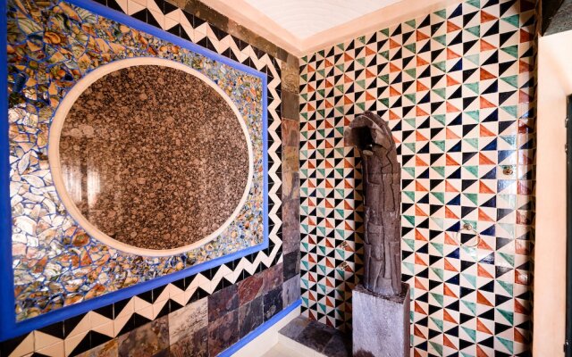 Riad Mellado by Grupo Afekto