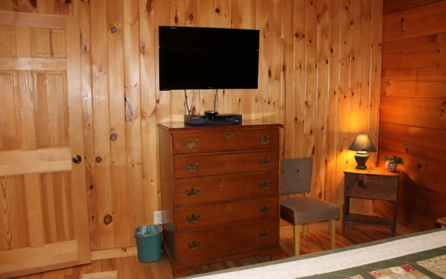 Riverside Log Cabins