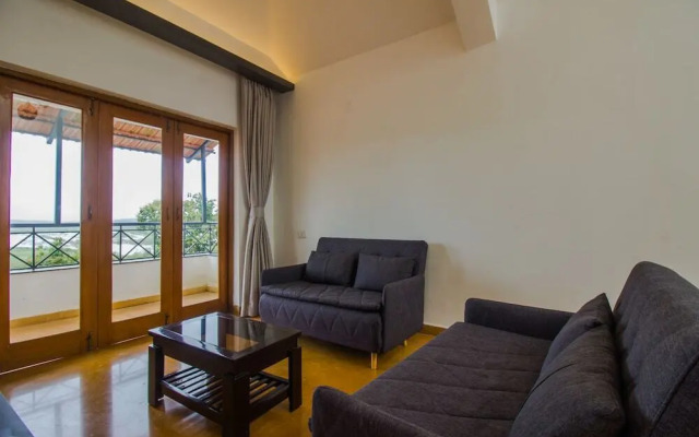 OYO Home 17402 Pool View Villa 4BHK