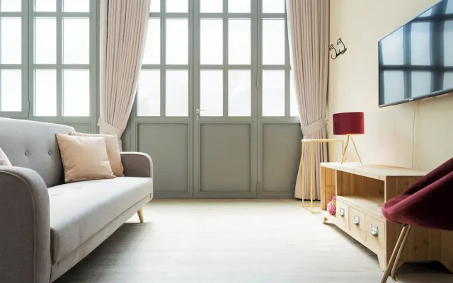 Romantic Escape City Centre With Jacuzzi & Parking
