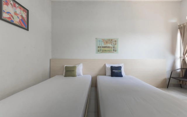 OYO 3040 D'pineapple Villa