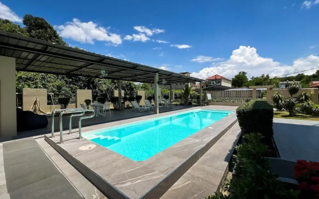 Tachang Airport Hotel