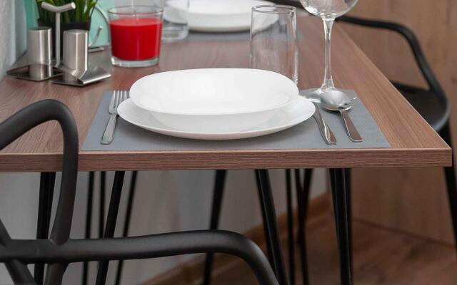 Санди на улице  Корабельная