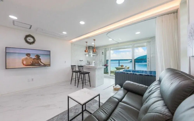 Arco Poolvilla Pension