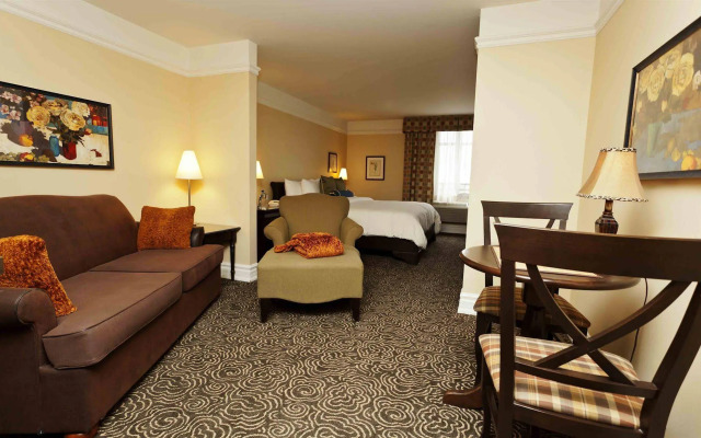 Le St-Martin Hotel & Suites Laval