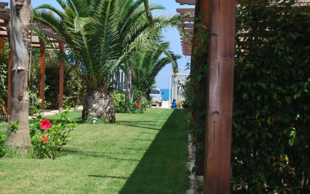 Hotel Baia Di Trainiti