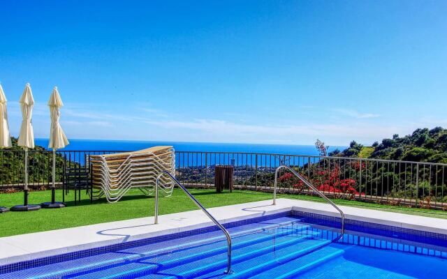 1090 - Los Monteros Samara Hill Penthouse