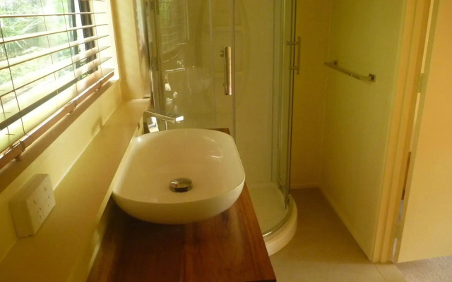 Pohutukawa Coast Bed & Breakfast