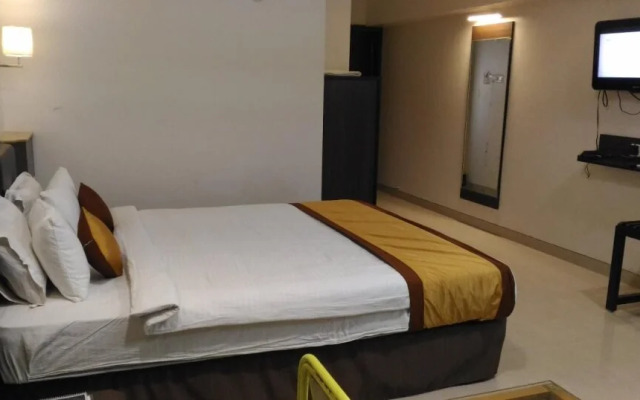 Hotel Yash Grand
