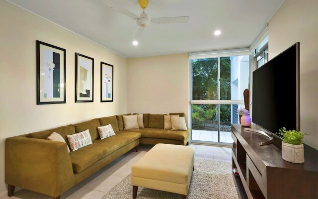 Pavillions 12 With Pool And Golf Buggy