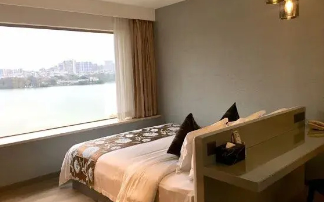 Veee Hotel