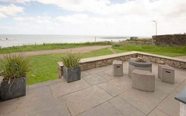 Host Stay Craster Rocks