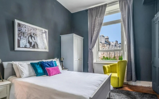 Stunning Artistic Hideout Perfect for Family