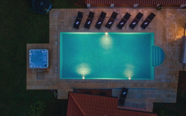 Beautiful Home in Pula With Wifi and 7 Bedrooms