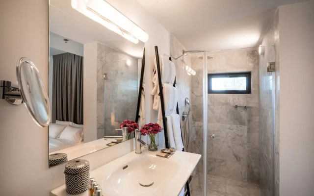 Lear Sense - Experience Luxury Hotel