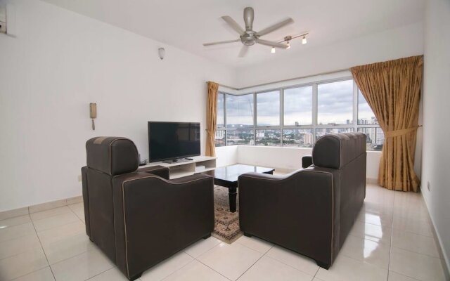 Comfy 3BR Home With Klcc View