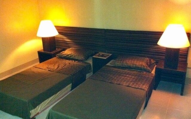 Monti's Place Dine & Bed