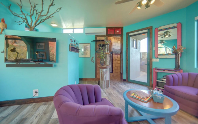Amazing Views & On-site Hiking: Sedona Studio