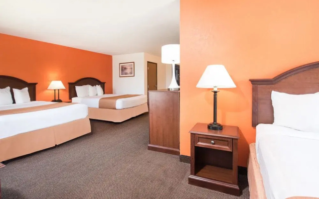 Howard Johnson Inn and Suites Oacoma