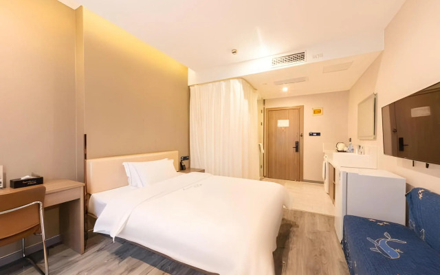 Qingmu Select Hotel (Shanghai Railway Station Zhongxing Road Metro Station)