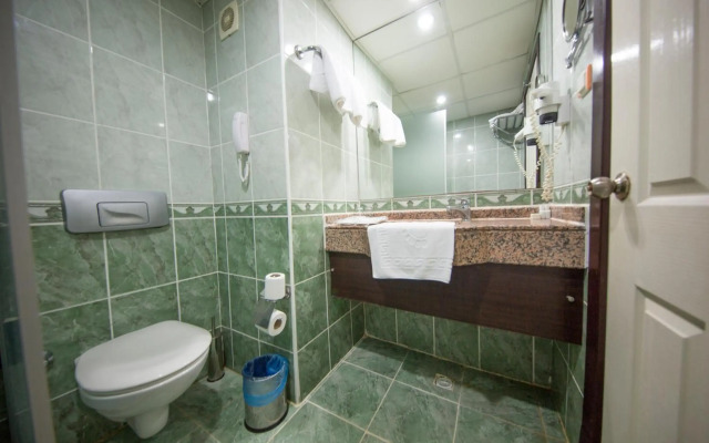 First Class Hotel