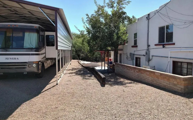 Vigilante Inn Covered Wagon