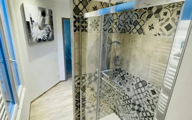 La Cour Barbatre Calme