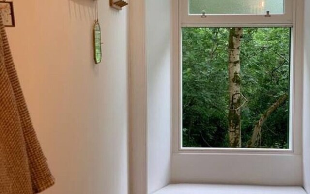Oakshaw Apartment - Elegant Rustic Apartment in City Centre