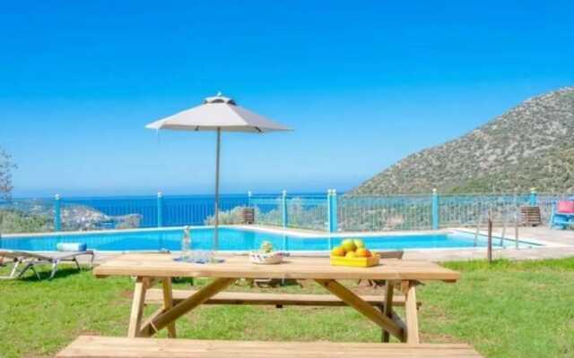 Luxurious Villa Kardi a Small Paradise