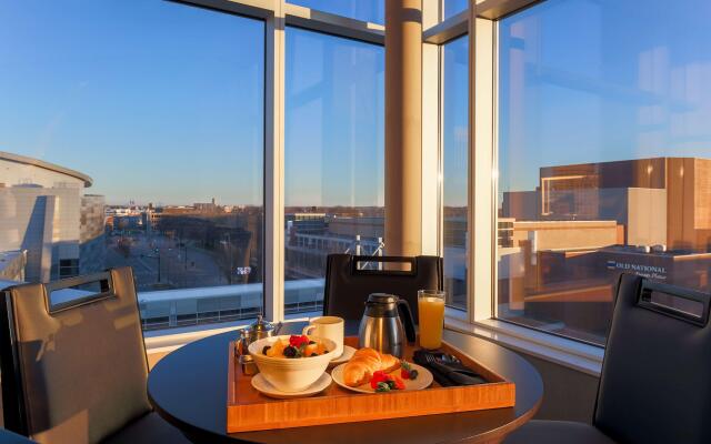 DoubleTree by Hilton Evansville