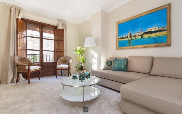 Apartment in Front of the Cathedral. 2 Bedrooms. Catedral I