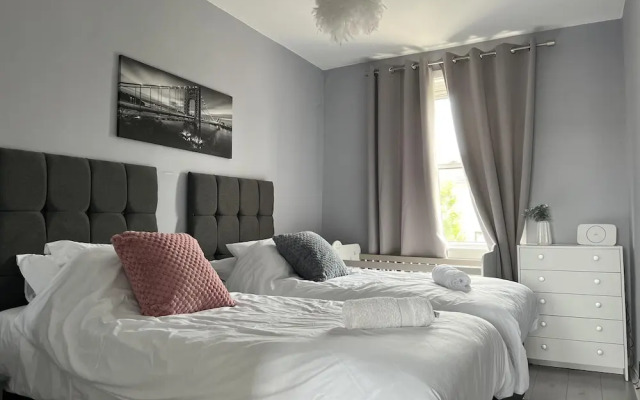 Captivating 2-bed Apartment in Kirkcaldy