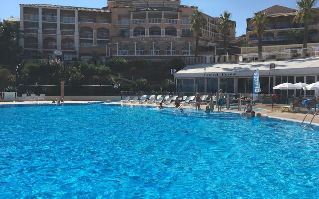 Cap Esterel Appartement climatisé Jardin Clos