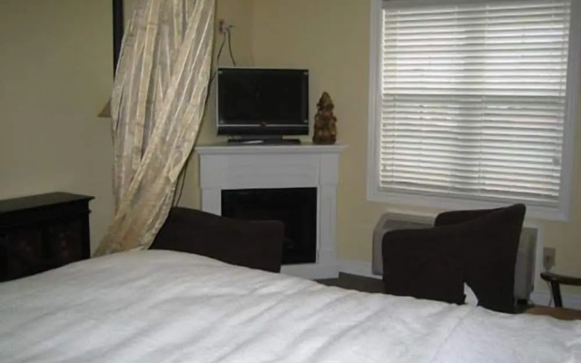 Orchid Inn and Ginger Restaurant
