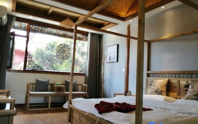 Wolong Inn
