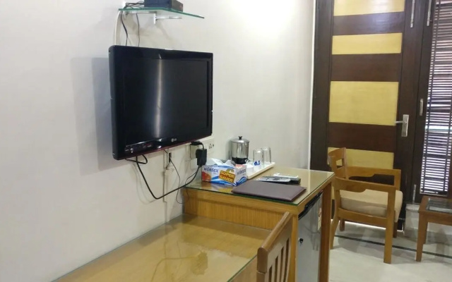 FabHotel Anand Villa