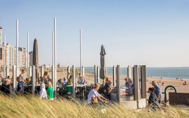 Lovely Holiday Home on Vlissingen's Beach