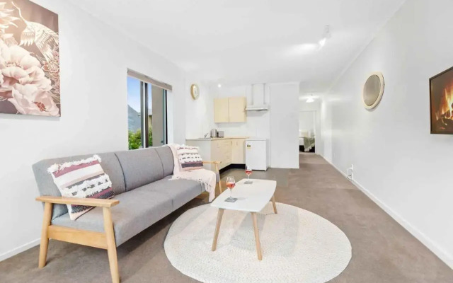 Tahuna Lakeside - 3 min walk to town