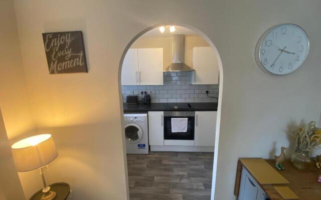 Windsor Burnham Ascot Haven Sleeps 4