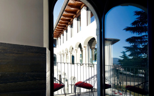 Podere Castel Merlo Resort