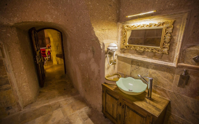 Royal Cave Hotel